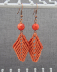 macramé oorbellen oranje/koraal