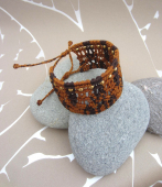 armband macramé bruin